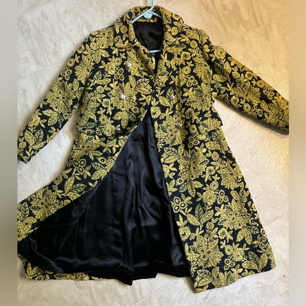 Women’s Vintage 1960s MCM GOLD BLACK TAPESTRY CARPET COAT SATIN LINED